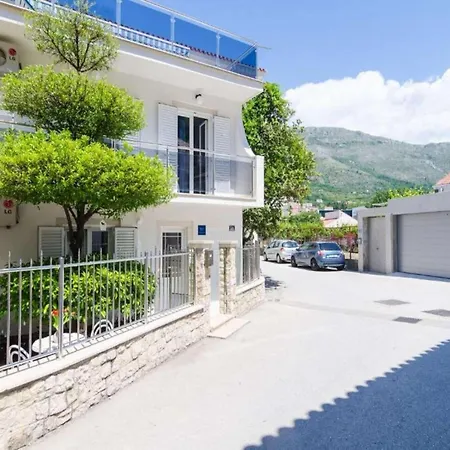 & Bari I Apartman *