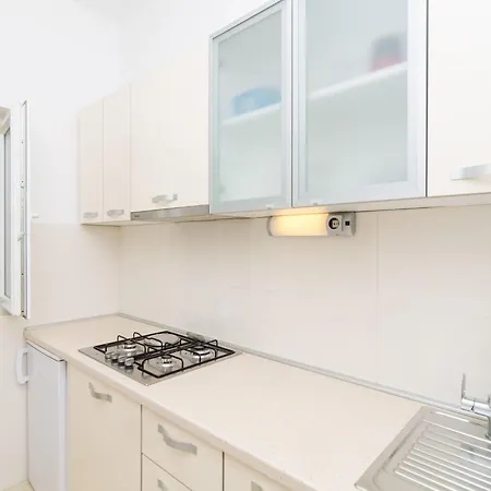 アパート & Bari I *