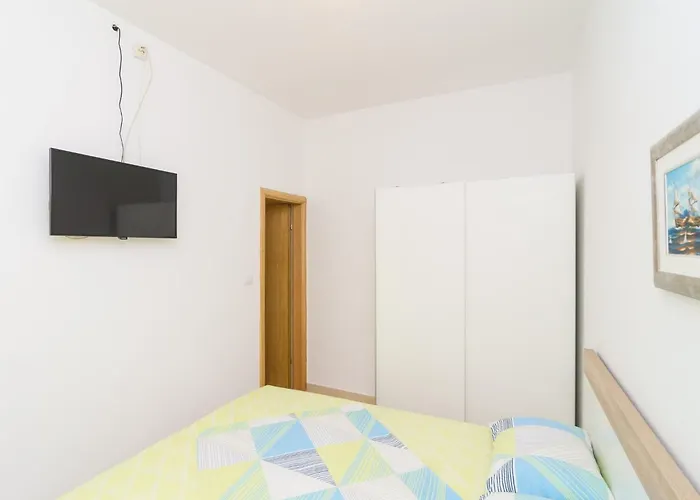 & Bari I مْليني