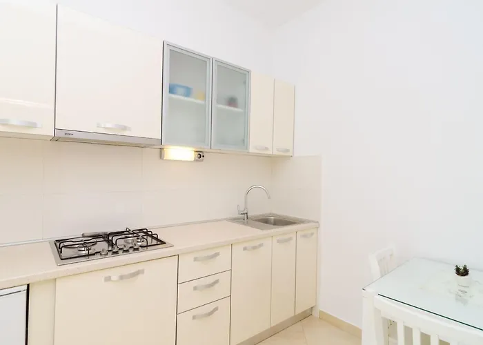 & Bari I مْليني