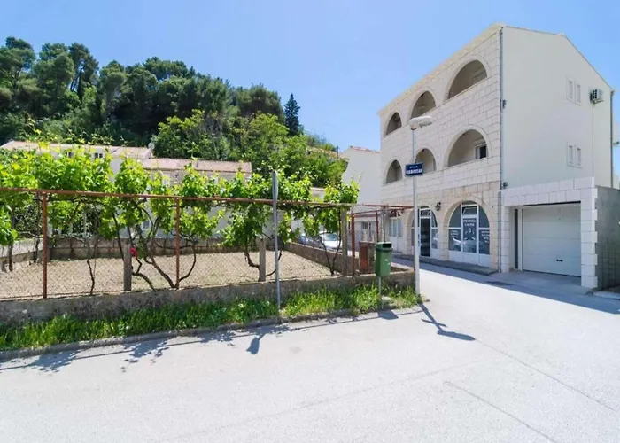 & Bari I * مْليني